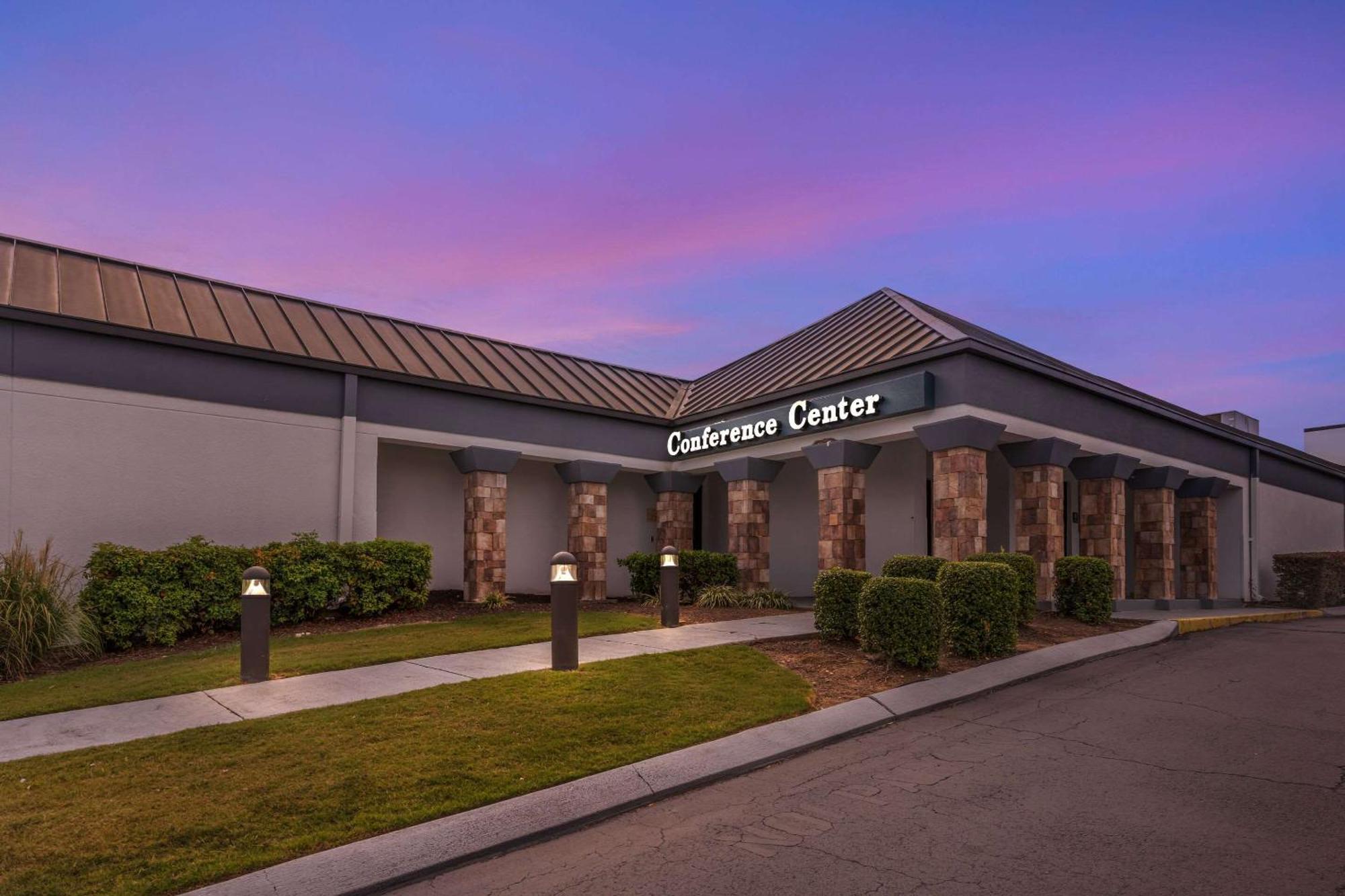 Comfort Inn & Suites Chattanooga-Ист-Ридж Экстерьер фото